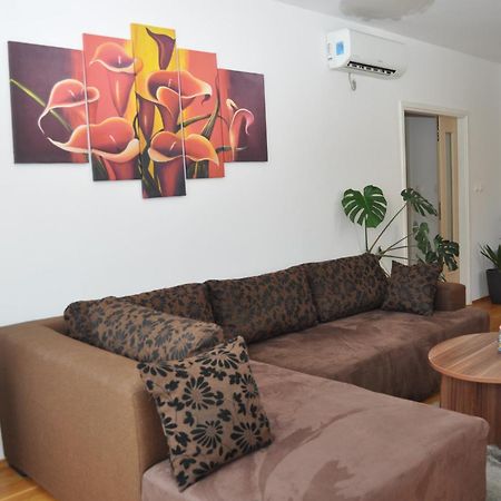 Apartment Kristijan Макарска Екстериор снимка