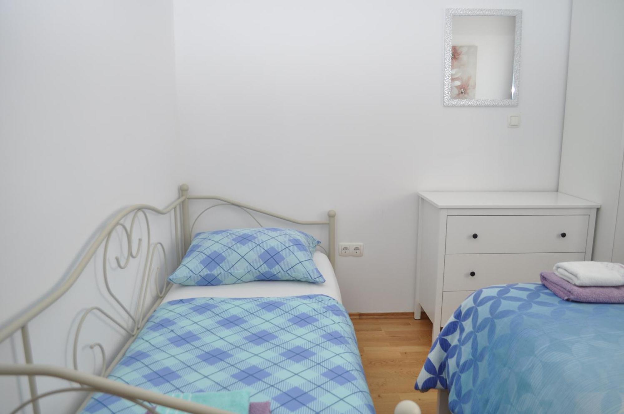 Apartment Kristijan Макарска Екстериор снимка