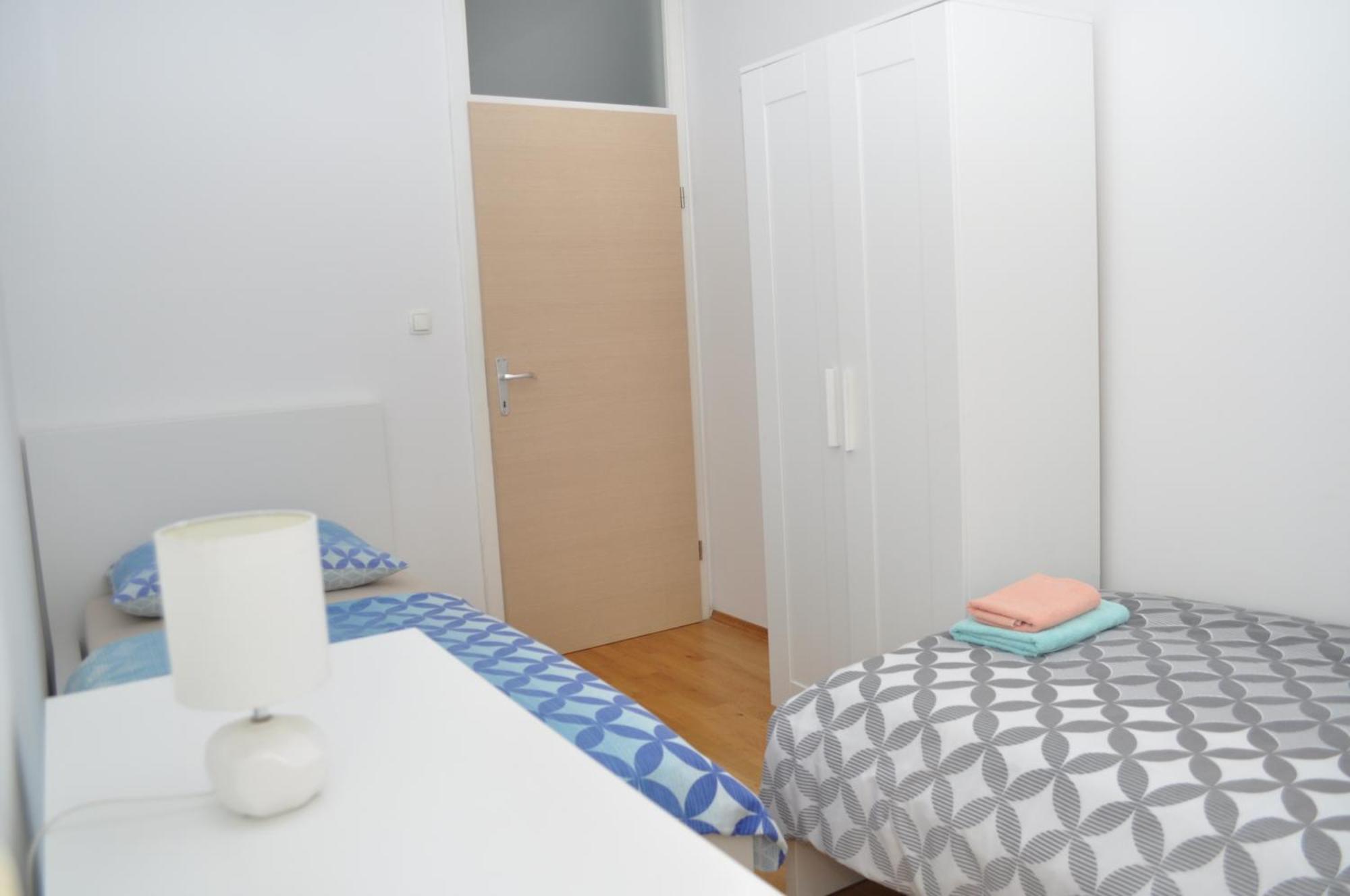 Apartment Kristijan Макарска Екстериор снимка