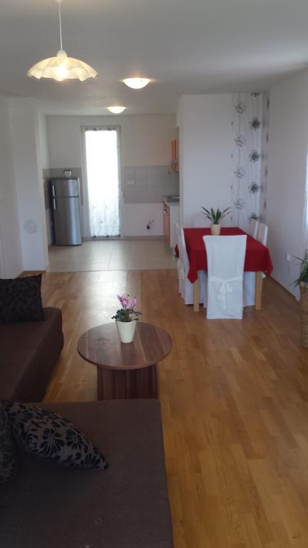 Apartment Kristijan Макарска Стая снимка