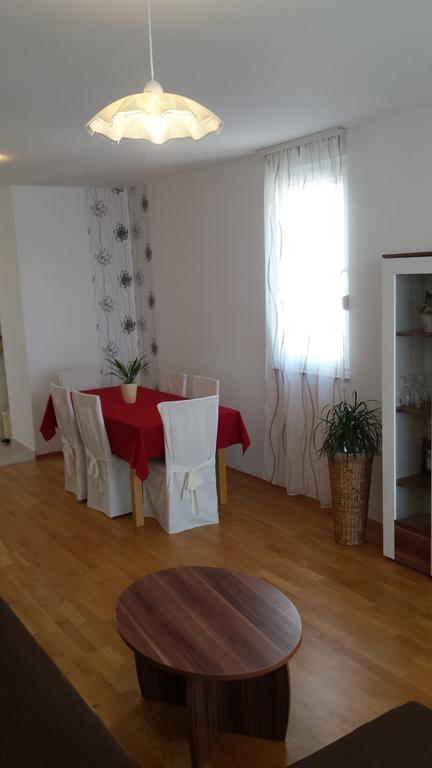 Apartment Kristijan Макарска Стая снимка