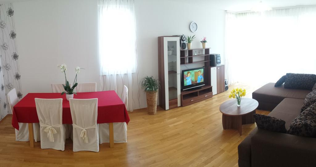 Apartment Kristijan Макарска Стая снимка