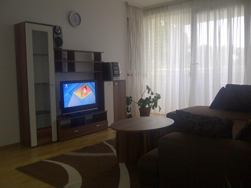 Apartment Kristijan Макарска Стая снимка