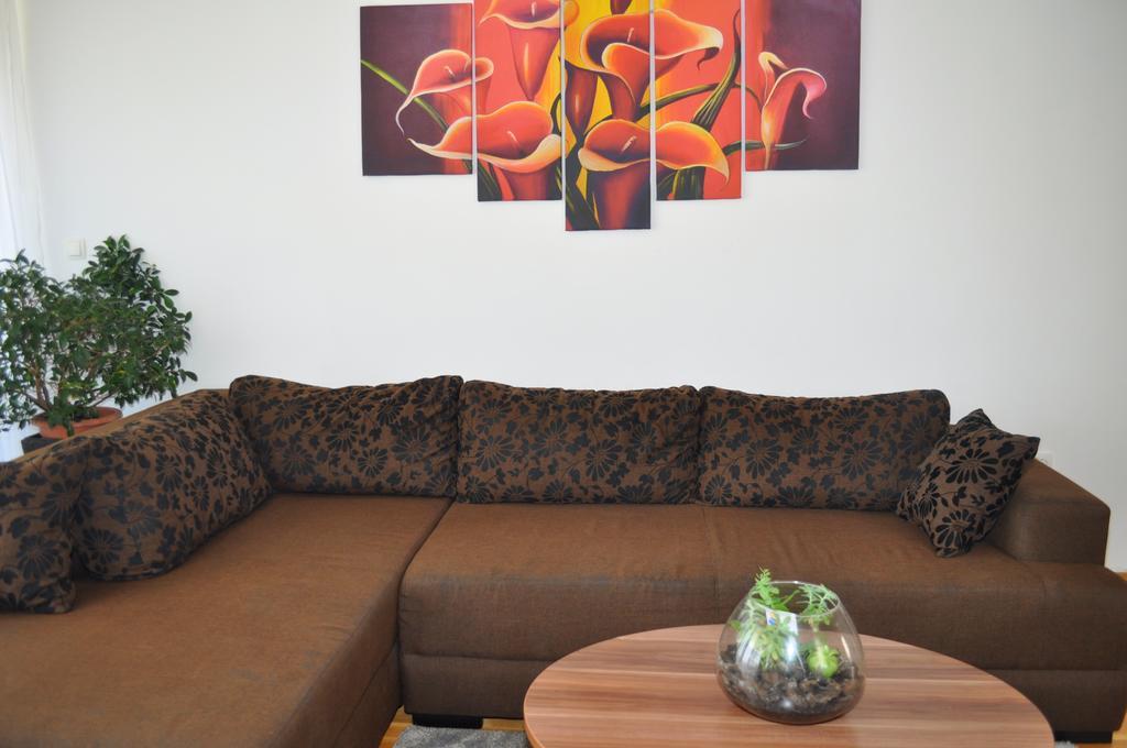 Apartment Kristijan Макарска Екстериор снимка
